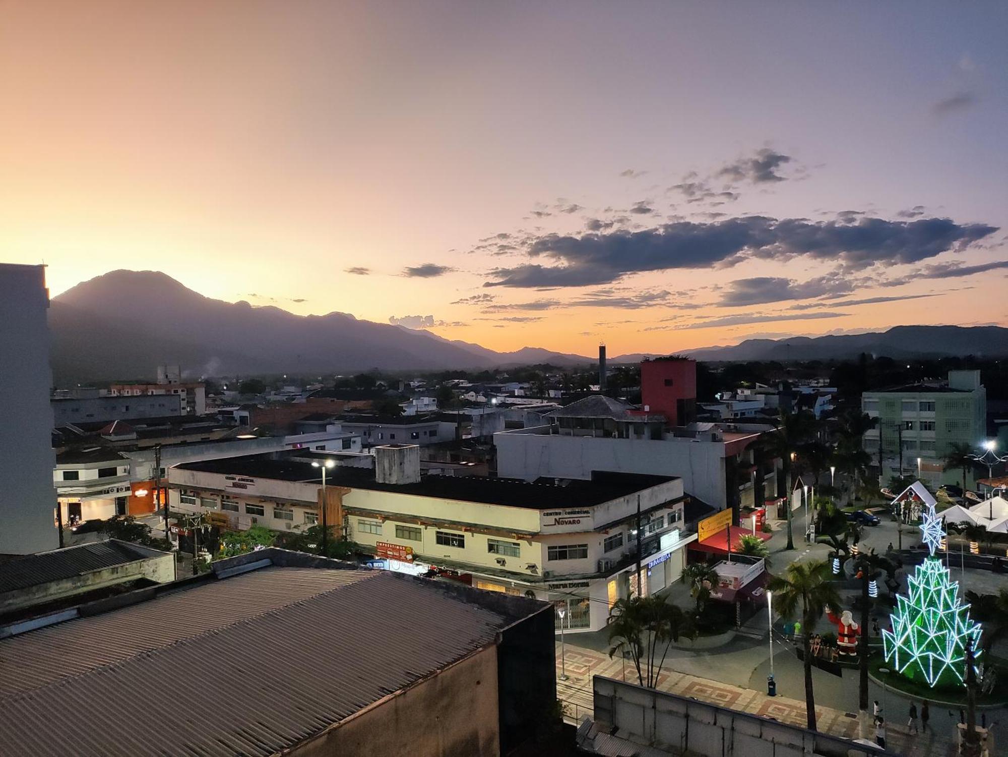Apartamento inteiro em Peruíbe no centro, próx a praia Exterior foto