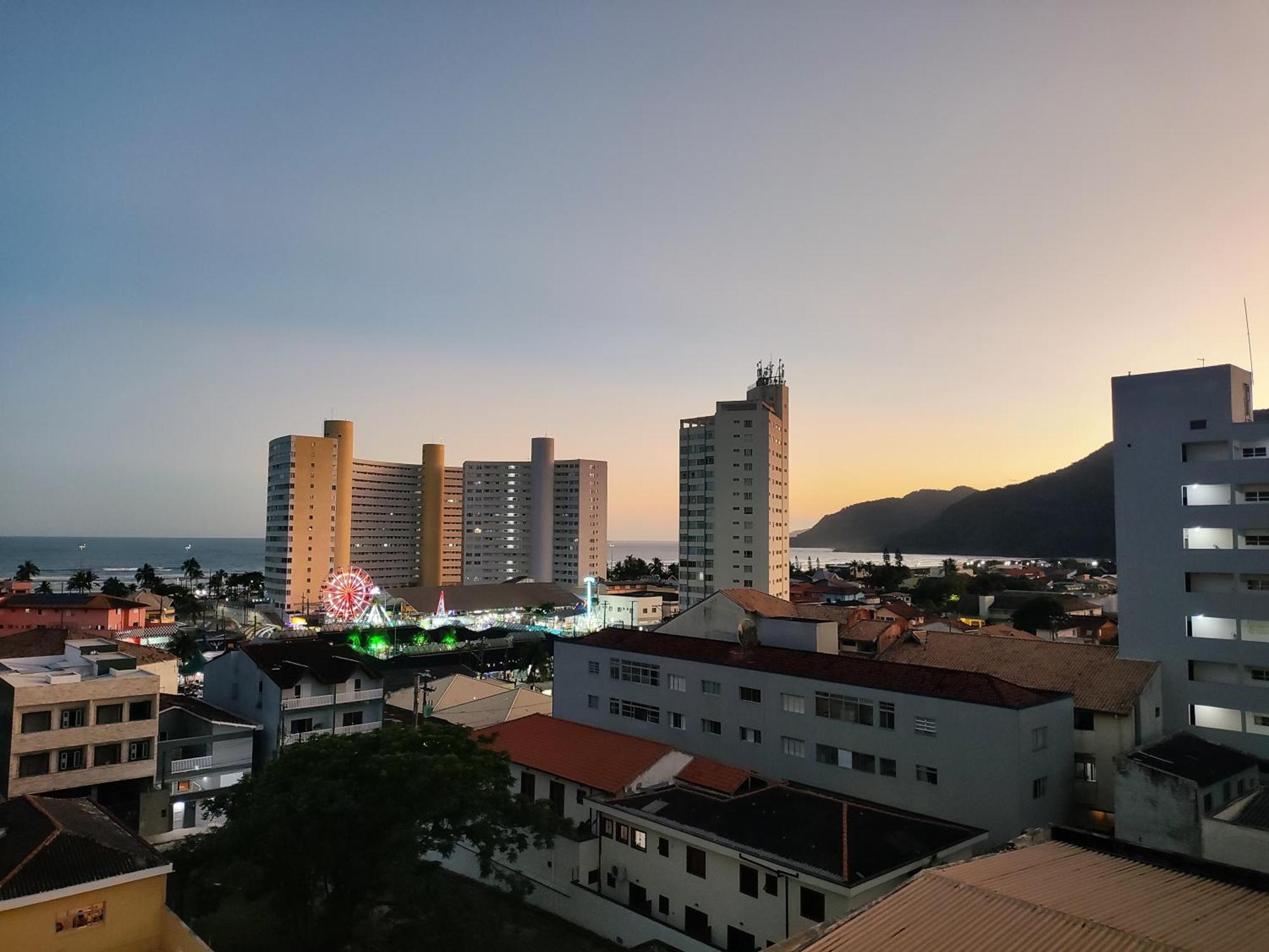 Apartamento inteiro em Peruíbe no centro, próx a praia Exterior foto